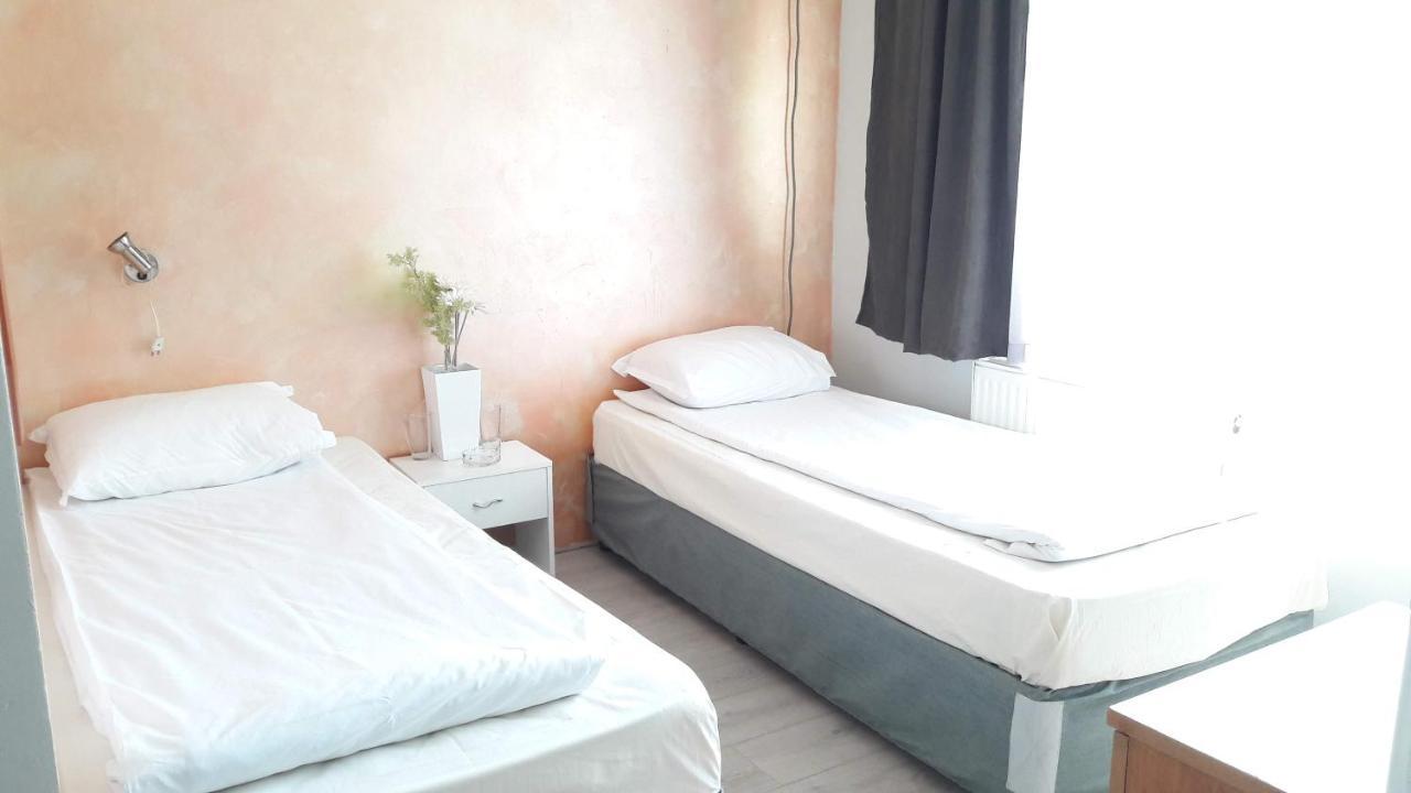 Rio Family Hotel Blagoevgrad Buitenkant foto