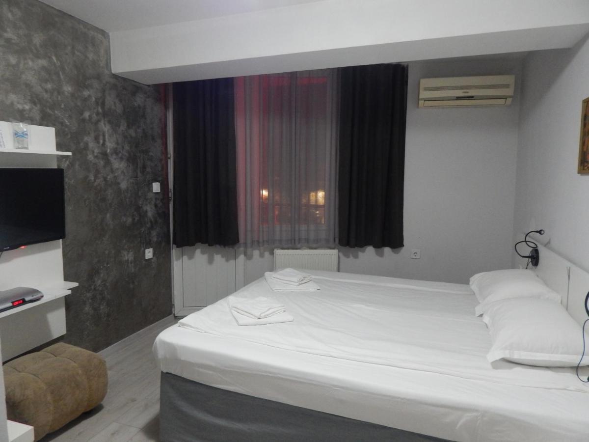 Rio Family Hotel Blagoevgrad Buitenkant foto