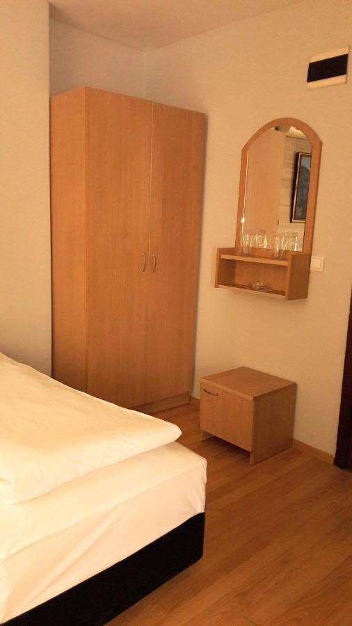 Rio Family Hotel Blagoevgrad Buitenkant foto