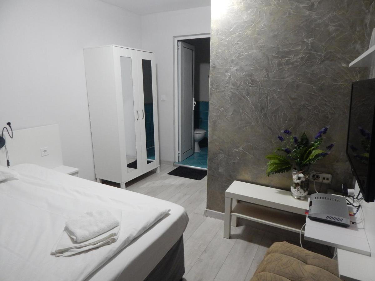 Rio Family Hotel Blagoevgrad Buitenkant foto