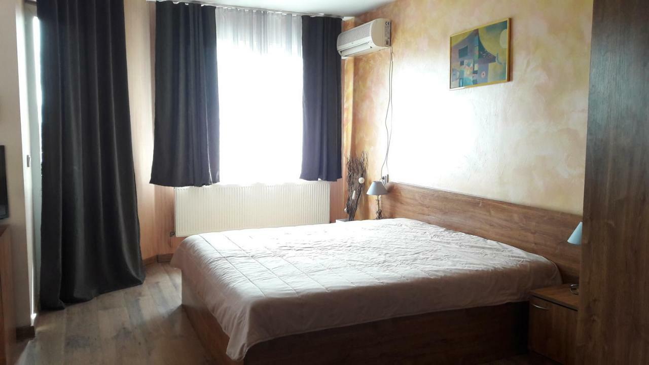 Rio Family Hotel Blagoevgrad Buitenkant foto